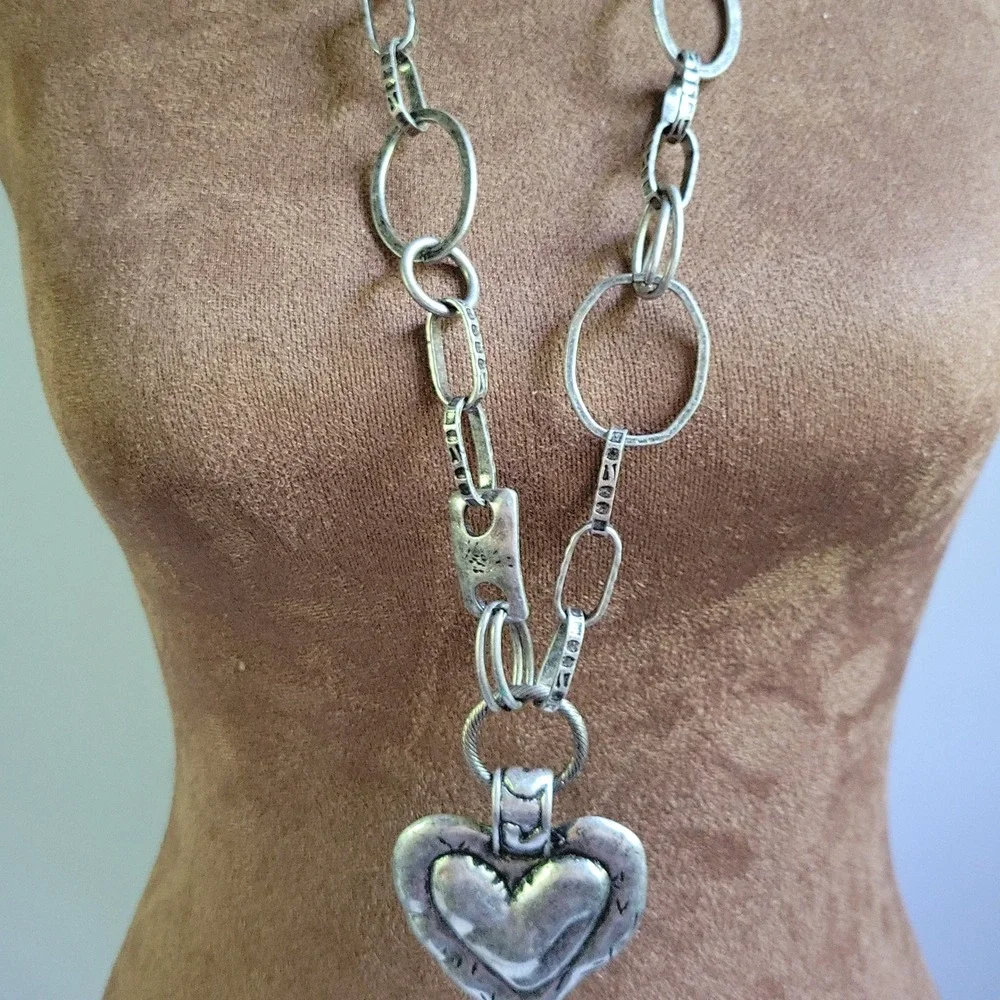 Silver Tone Chunky Mixed Link Heart‎ Pendant Necklace 32
